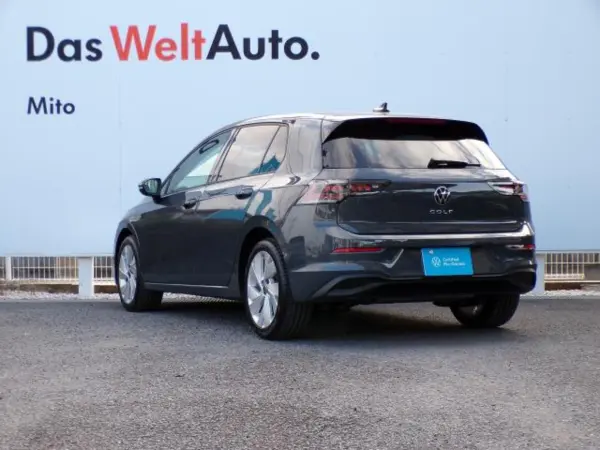 2025 Volkswagen Golf — photo 3