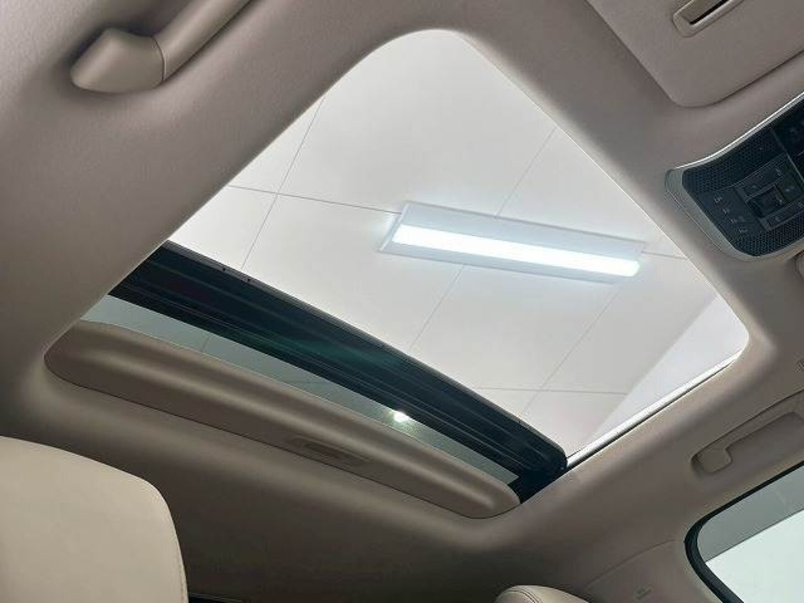 Toyota Land Cruiser 300 3.5 ZX 4WD — photo 7