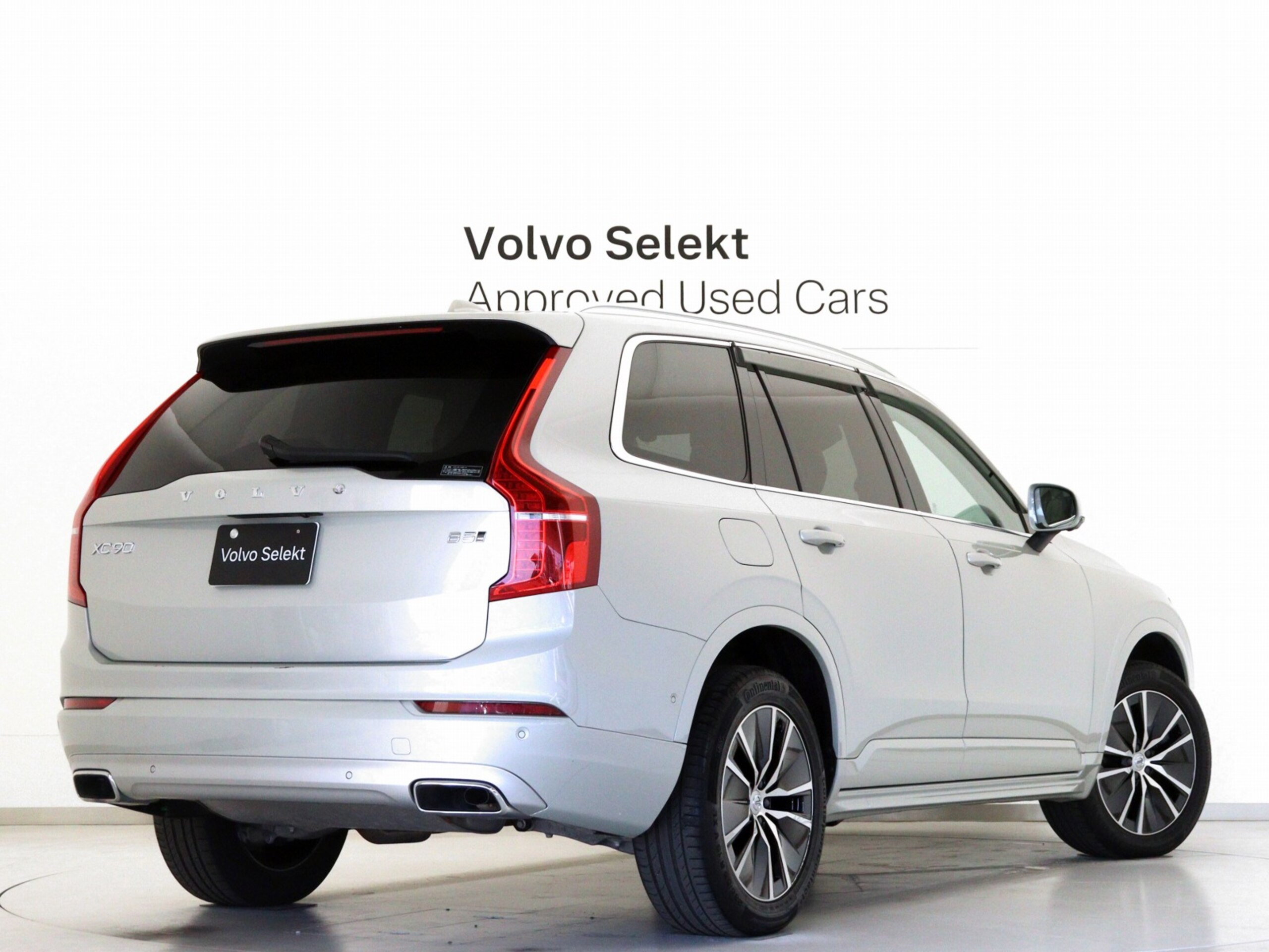 Volvo XC90 B5 AWD Momentum 4WD Sunroof Climate Package 7-Seater Dashcam 48V White Leather Birch Light Metallic Front & Rear 2nd Row Seat Heaters Steering Wheel Heater Linear Walnut Wood Panel 19-inch Diamond Cut Alloy Wheels — photo 8