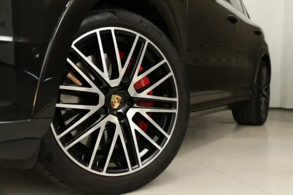 2024 Porsche Cayenne — photo 3