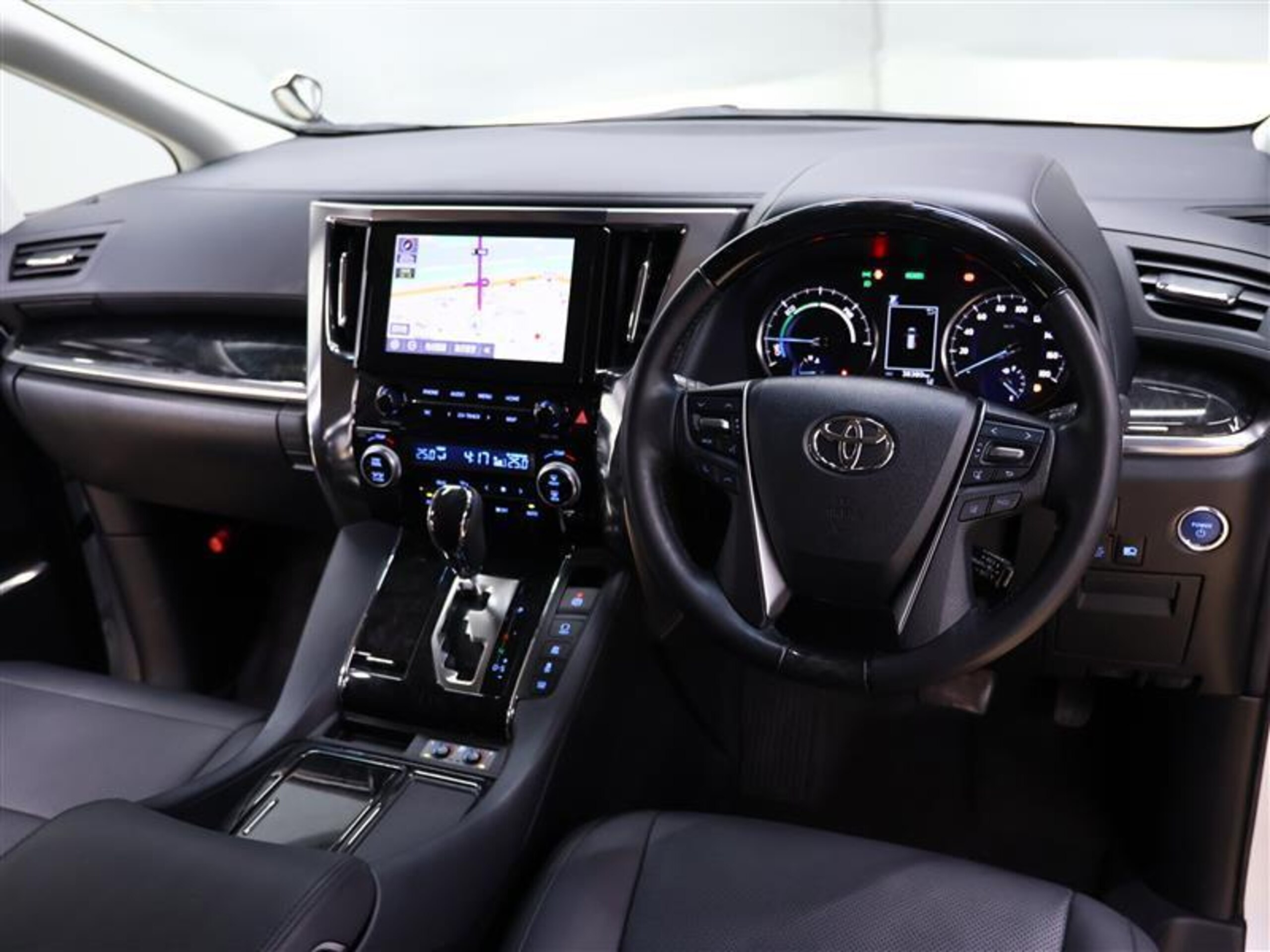 Toyota Alphard Hybrid 2.5 SR C Package E-Four 4WD — photo 7