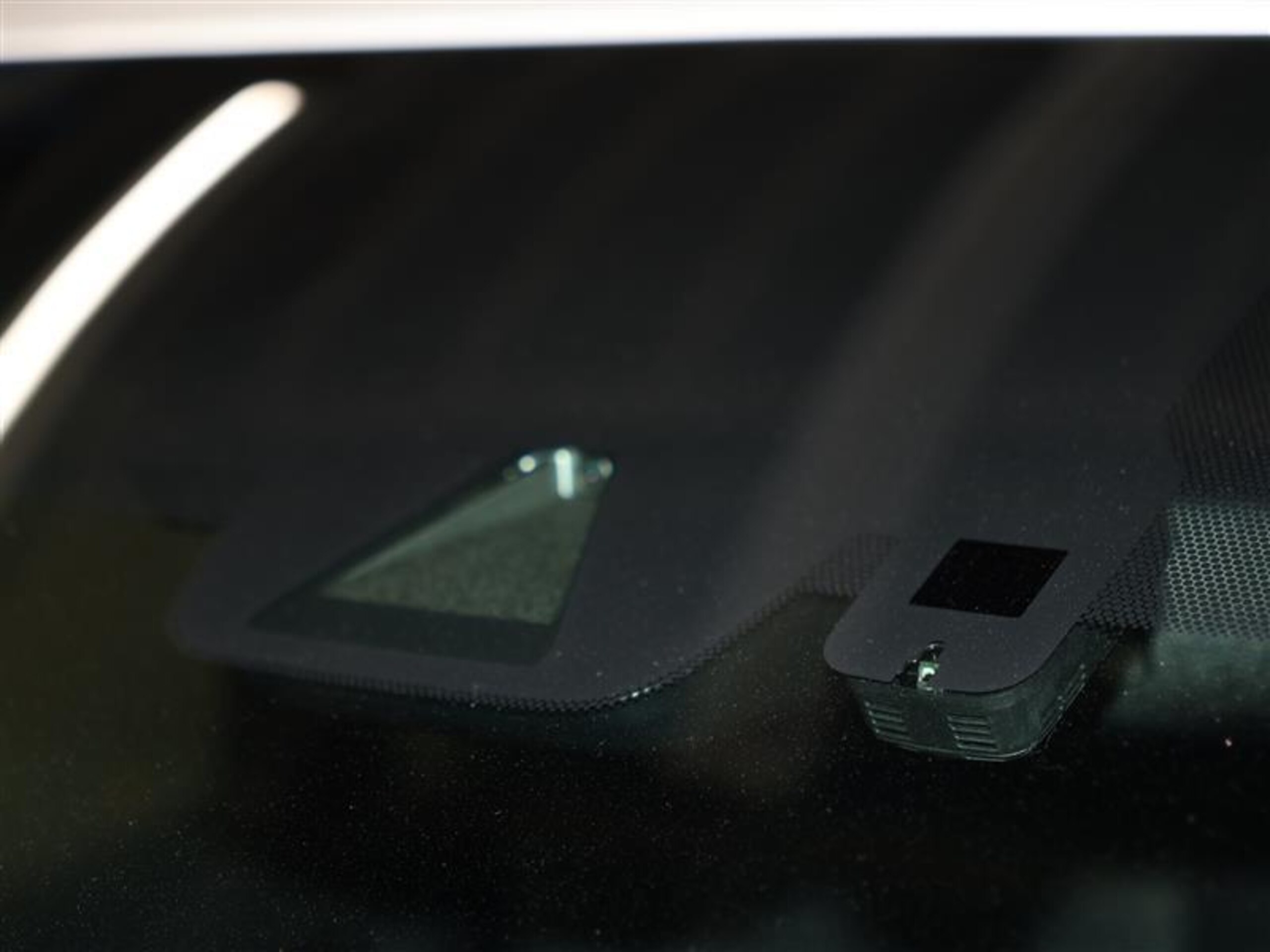 Toyota Alphard Hybrid 2.5 SR C Package E-Four 4WD — photo 8