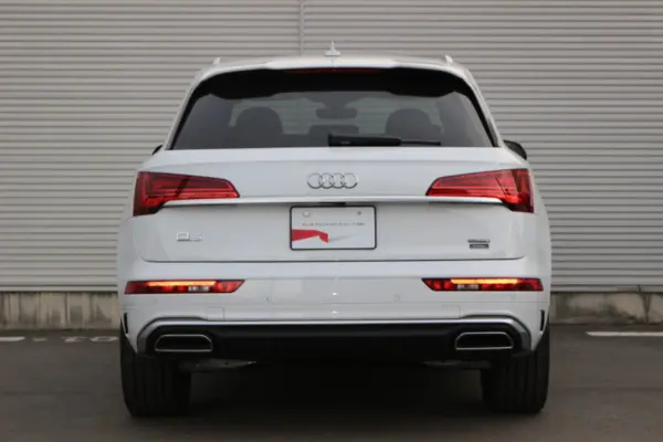 Audi Q5 S Line Dynamic Edition Diesel Turbo 4WD S Line Dynamic Edition Package Fine Nappa Leather Seats S Line Plus Package Comfort Package Certified Used Car (Glacier White Metallic) — photo 9