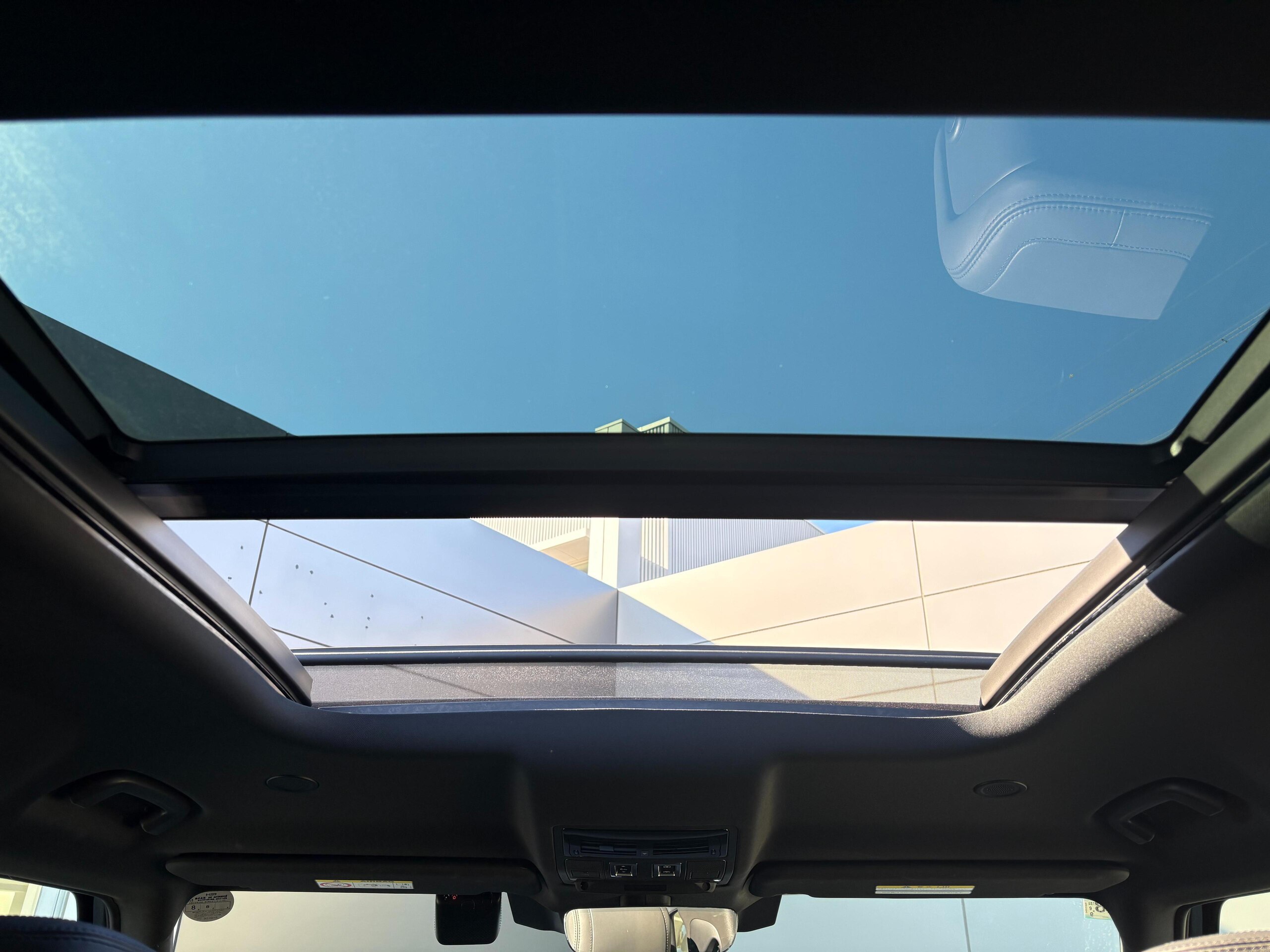 Land Rover Defender 110 X Dynamic HSE 3.0L D300 Diesel Turbo 4WD — photo 7