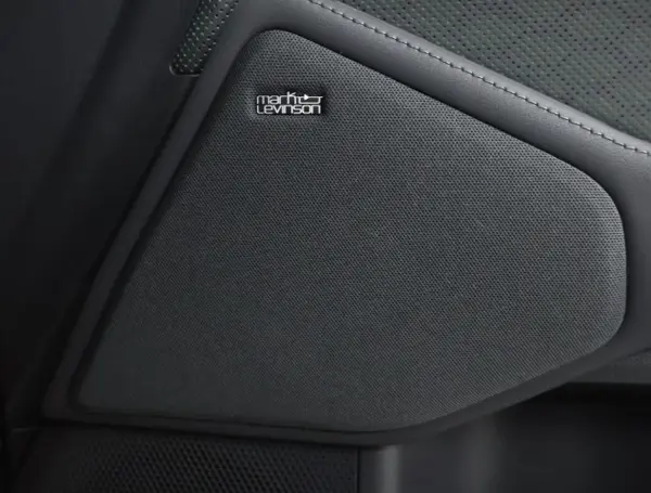 2025 Lexus Gx — photo 2