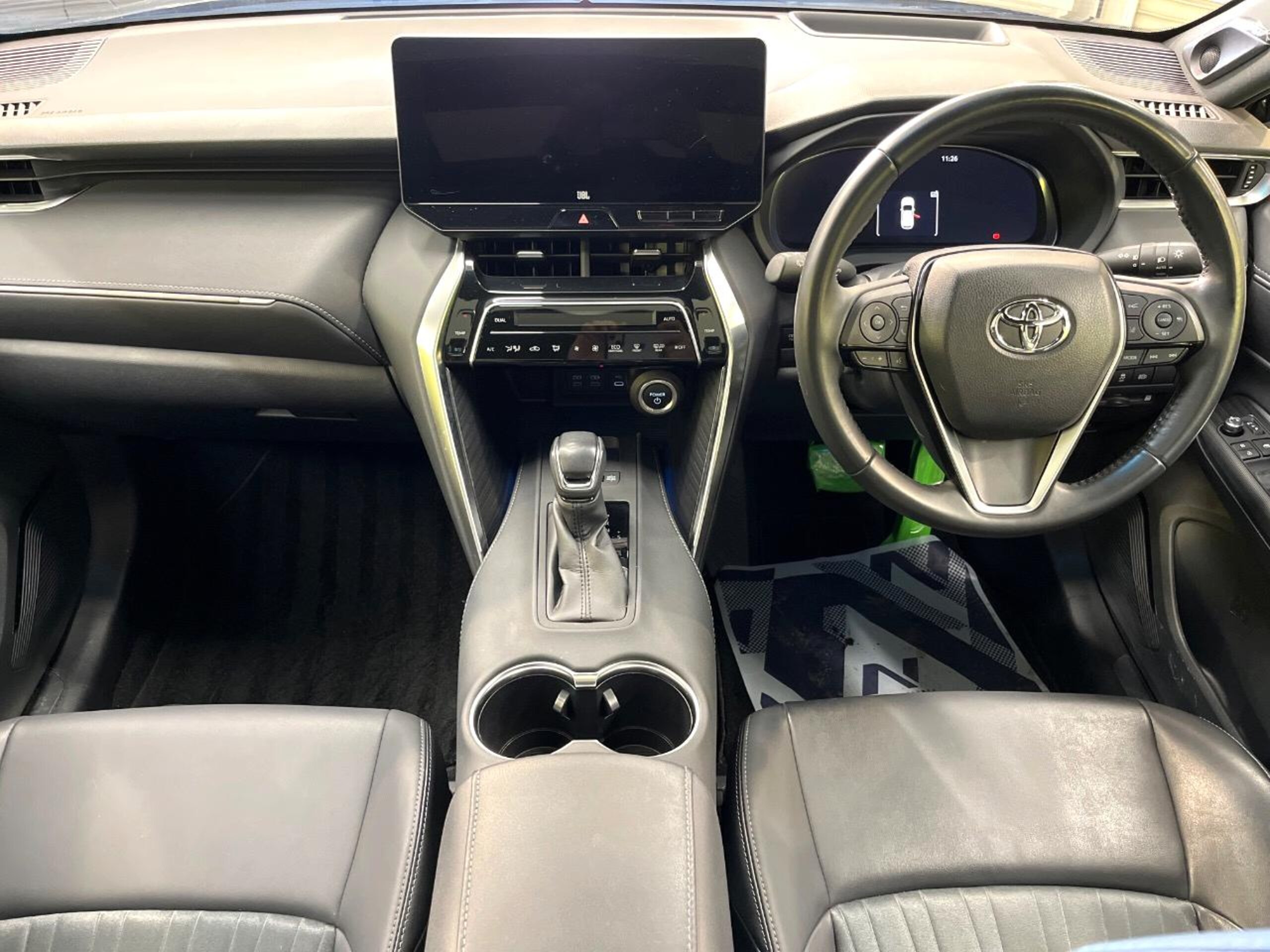 2023 Toyota Harrier — photo 2