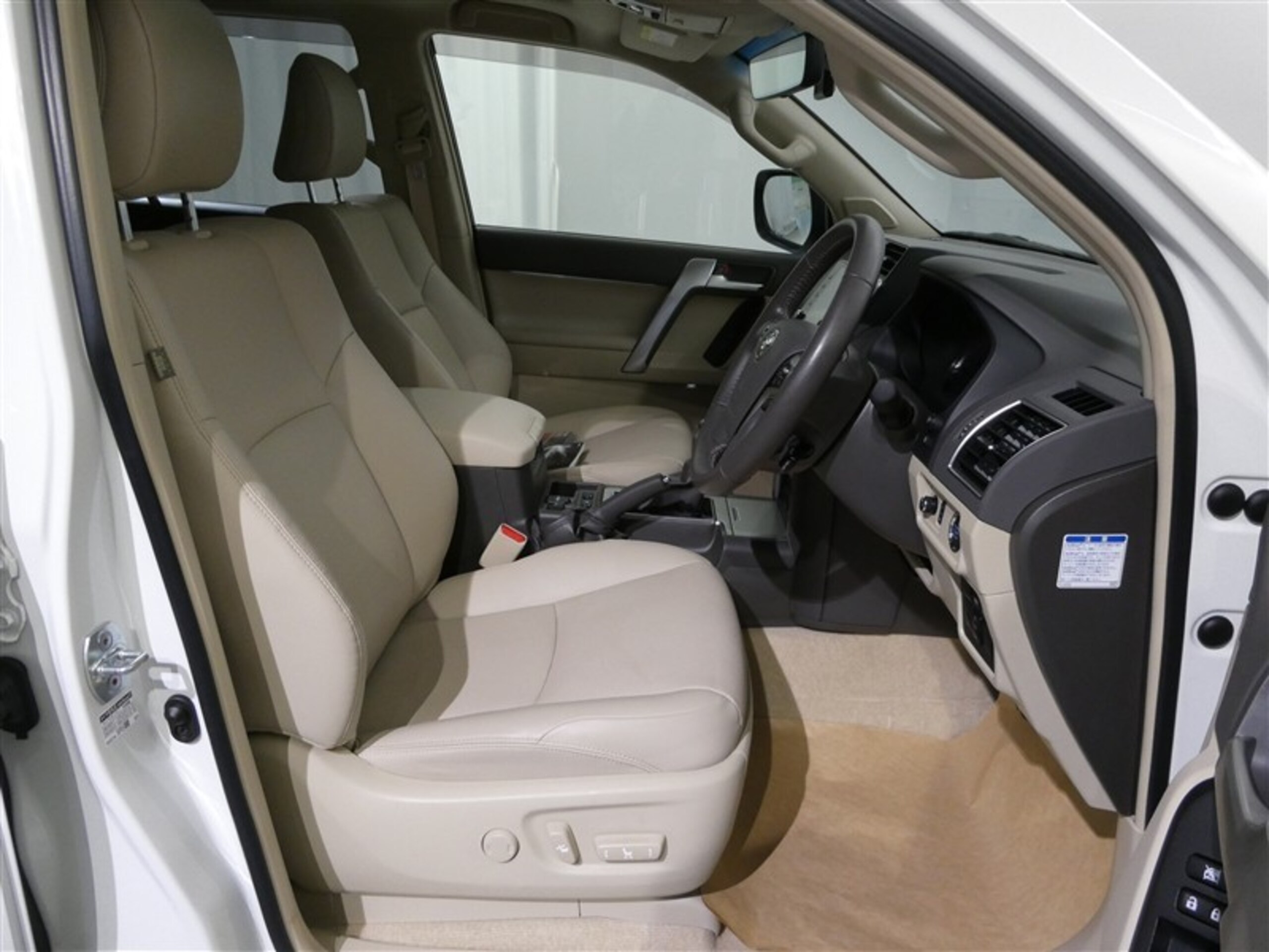 Toyota Land Cruiser Prado 2.8 TX L Package Diesel Turbo 4WD — photo 9