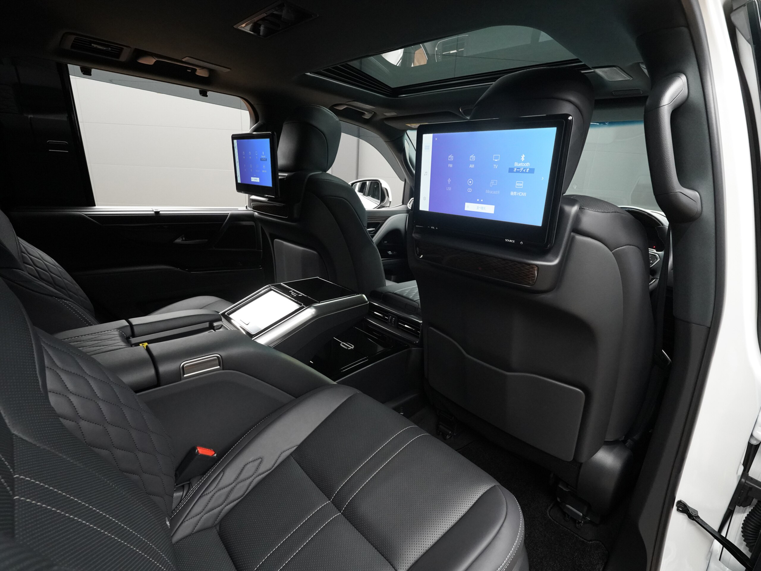 Lexus LX600 Executive 4WD — photo 7