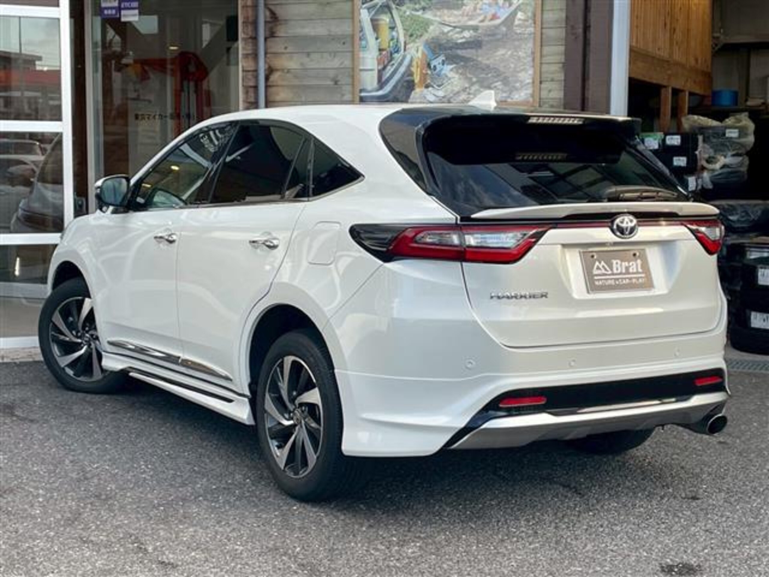 2020 Toyota Harrier — photo 2
