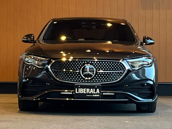 Mercedes-Benz E-Class E220 d Avantgarde AMG Line Package (ISG) Diesel Turbo MP202502 Digital Interior Package Leather Exclusive Package Panoramic Sliding Roof Burmester HUD 360-Degree Camera Black Leather Air Seat Seat Heater Power Seat 19-inch AW LED Headlights Drive Recorder (Graphite Gray) — photo 8