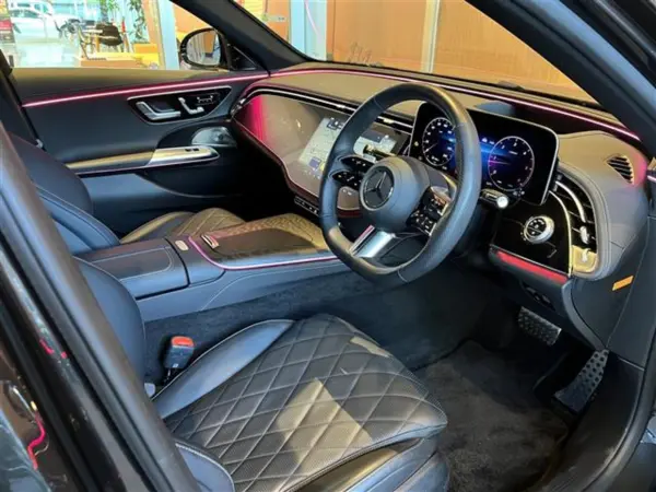 Mercedes-Benz E-Class E220 d Avantgarde AMG Line Package (ISG) Diesel Turbo MP202502 Digital Interior Package Leather Exclusive Package Panoramic Sliding Roof Burmester HUD 360-Degree Camera Black Leather Air Seat Seat Heater Power Seat 19-inch AW LED Headlights Drive Recorder (Graphite Gray) — photo 7