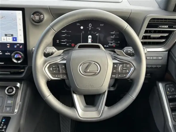 2025 Lexus Gx — photo 2