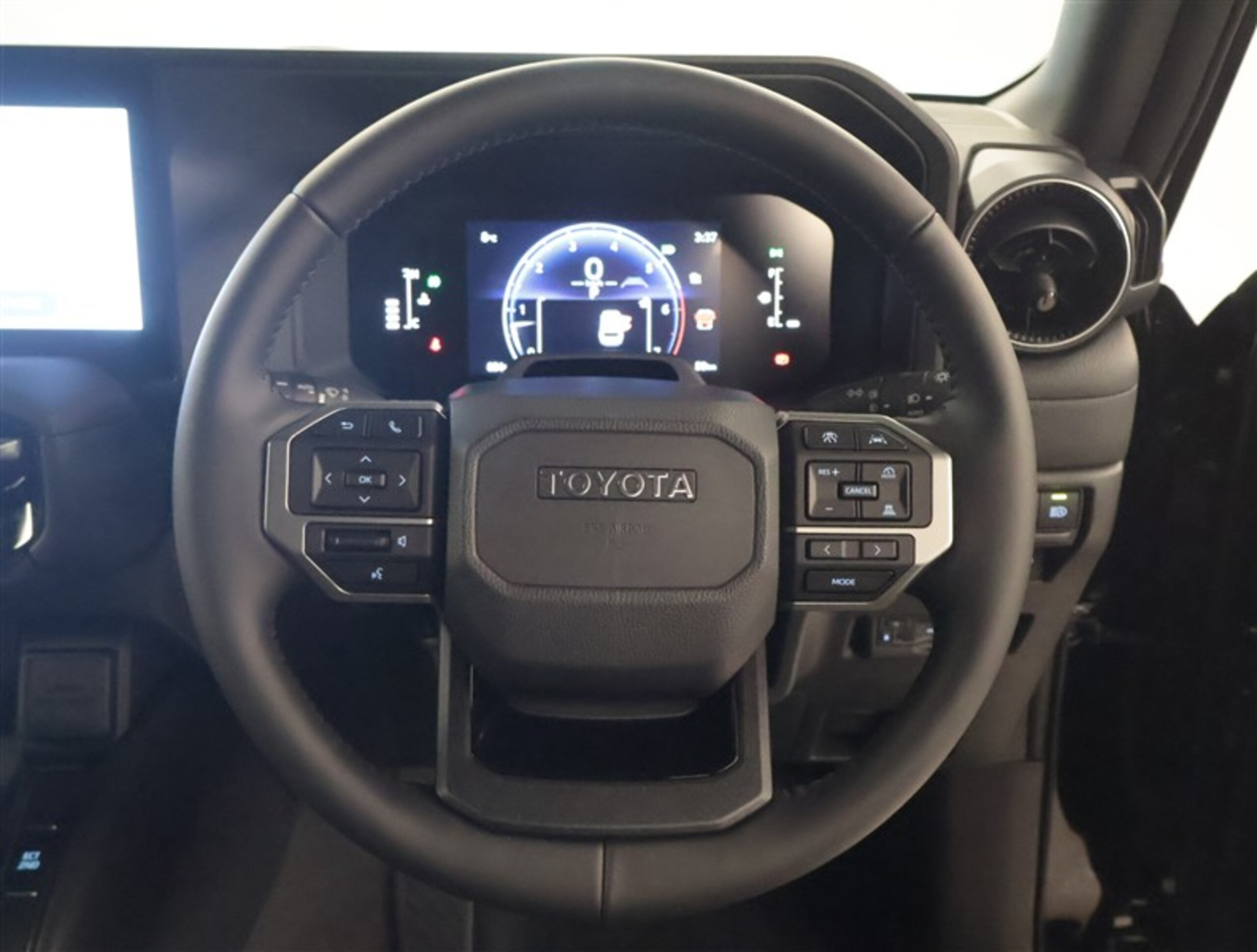 Toyota Land Cruiser 250 2.7 VX 4WD — photo 8