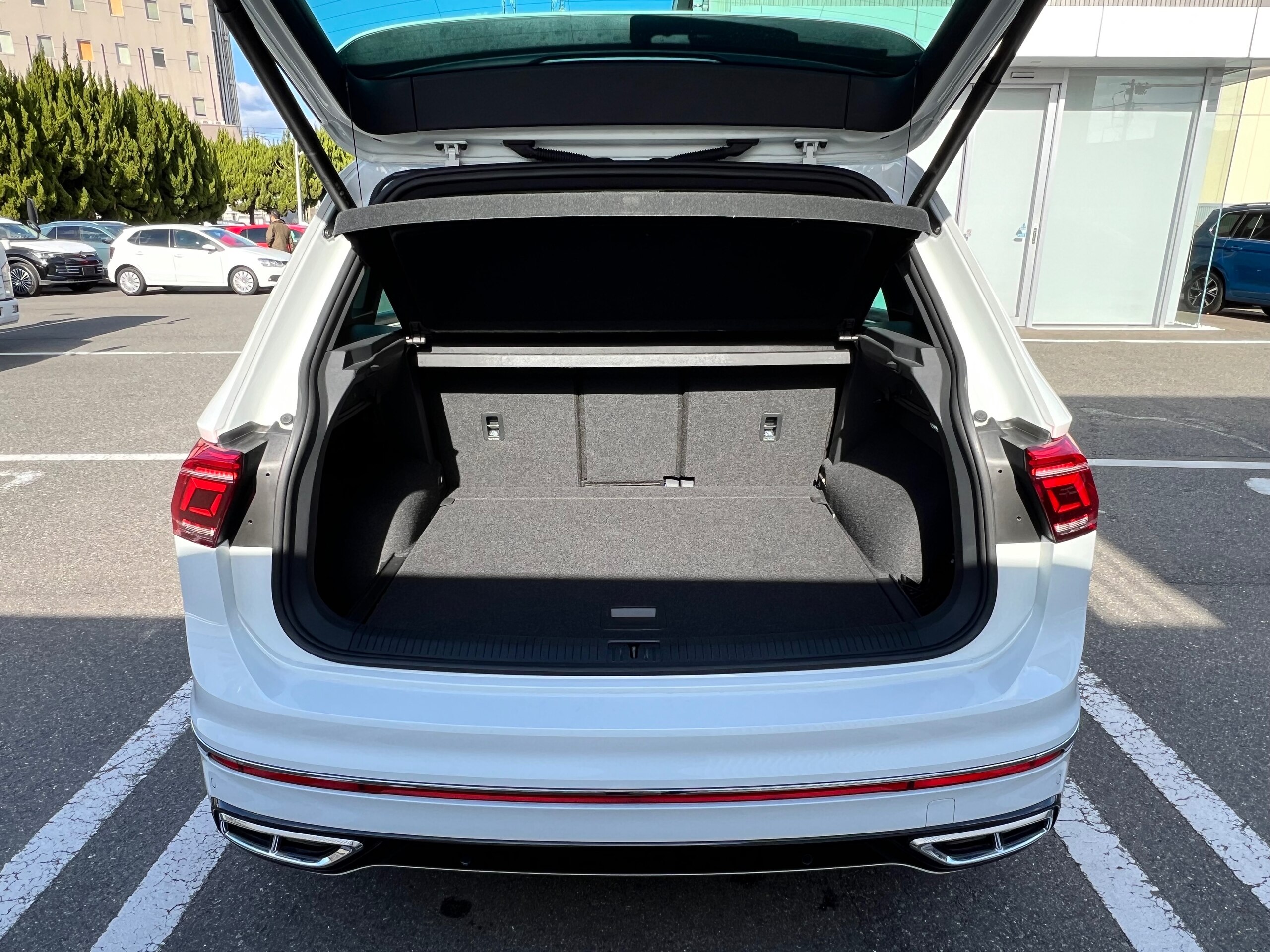 Volkswagen Tiguan TSI 4Motion R-Line 4WD Certified Used Car — photo 7