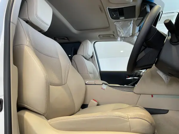 Toyota Land Cruiser 300 3.5 ZX 4WD Modellista Aero/Beige Leather/Memory Power Seat/Seat Heater & Ventilation/Rear Entertainment/Cool Box/Sunroof/Factory Navi TV/Panoramic View Monitor/Factory 20AW (Precious White Pearl) — photo 9