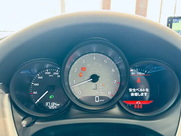 2022 Porsche Macan — photo 3