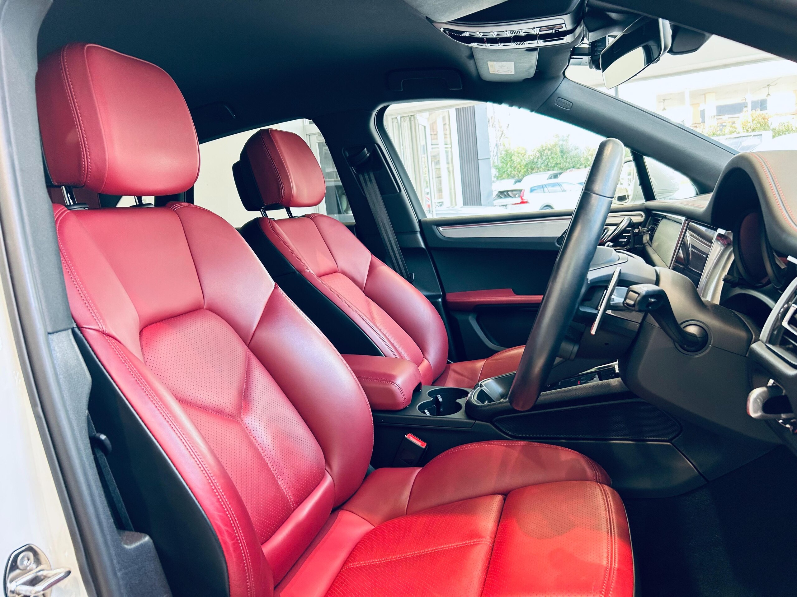 Porsche Macan S PDK 4WD — photo 9