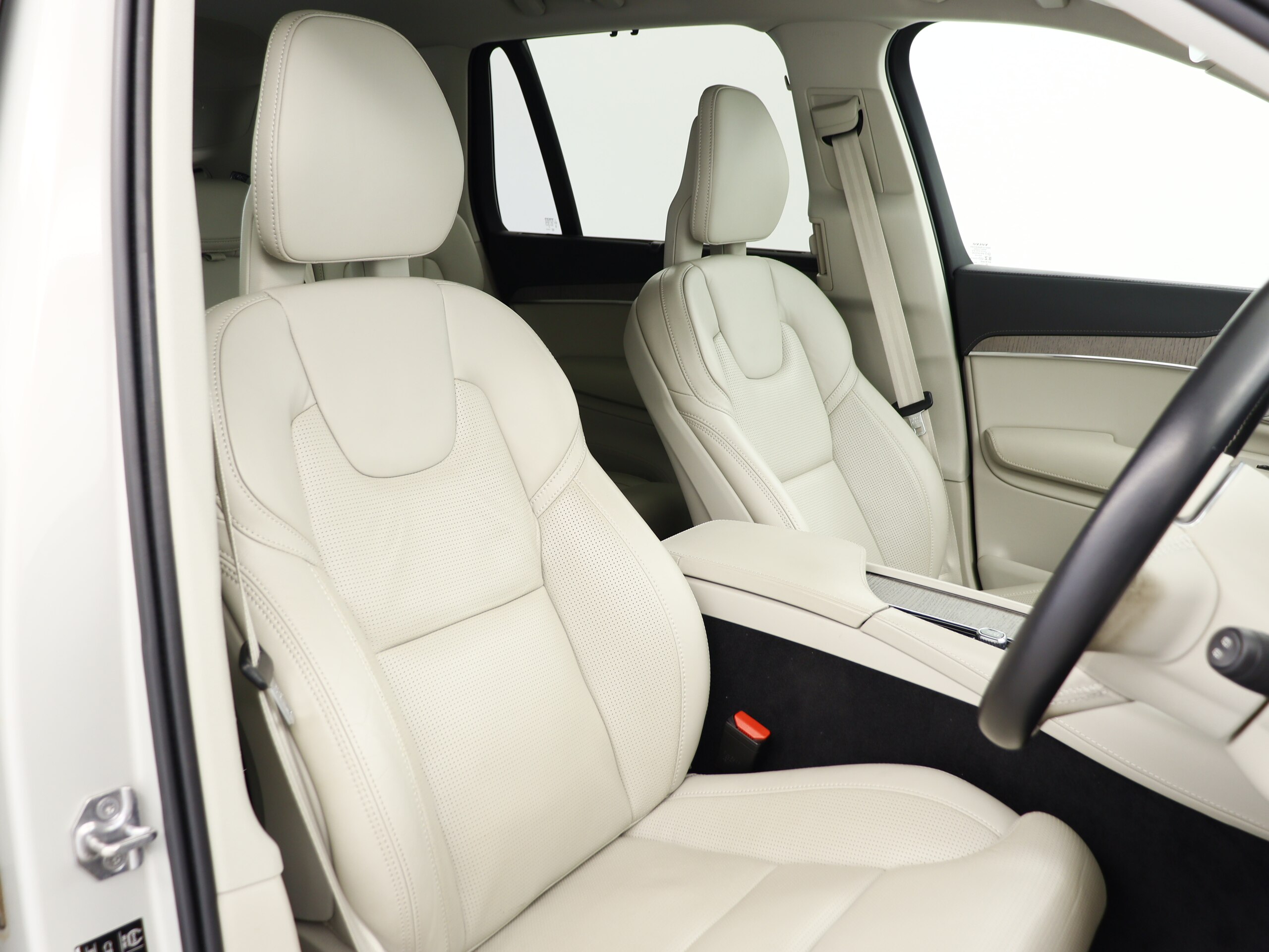 Volvo XC90 B6 AWD Inscription 4WD 2021 Model Blond Leather Harman Kardon Premium Sound System (Birch Light Metallic) — photo 9