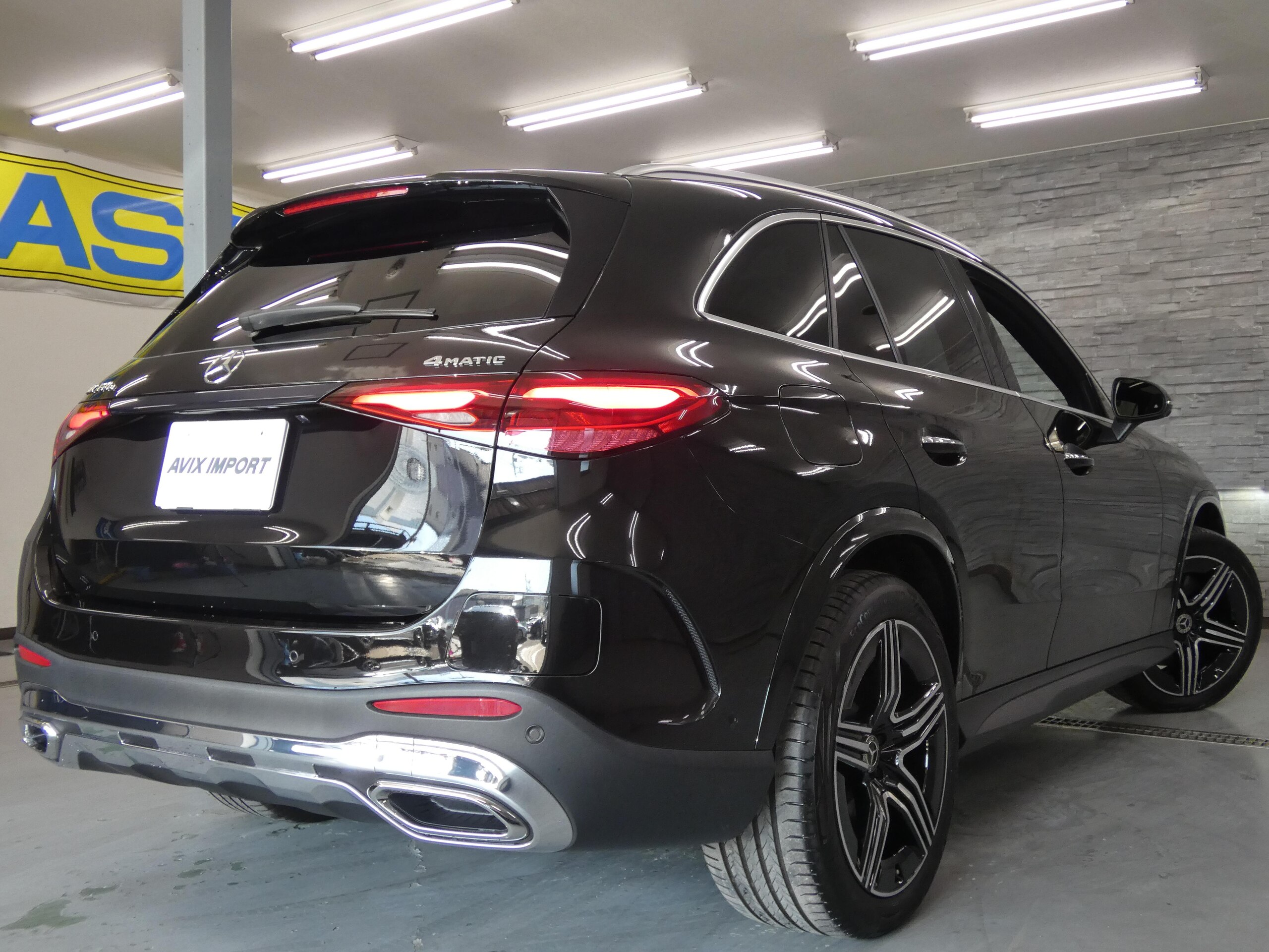 2025 Mercedes-benz Glc — photo 2