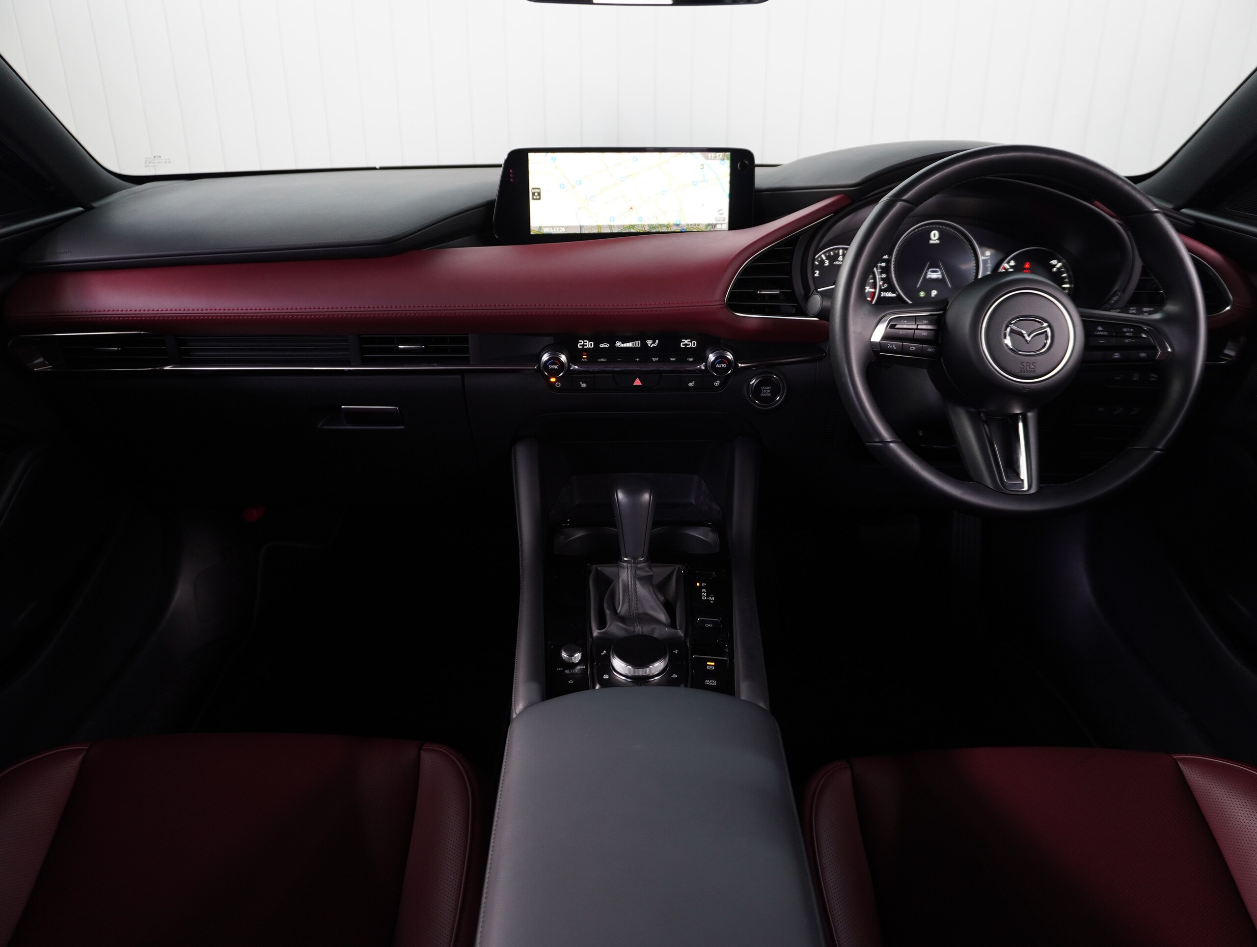 2024 Mazda 3 Fastback — photo 3