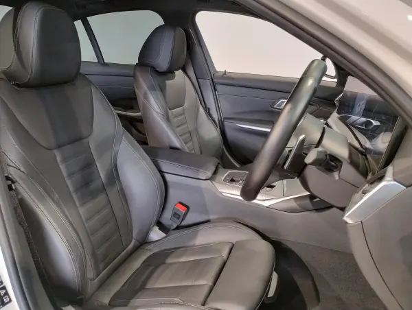 BMW 3 Series M340i xDrive 4WD Black Leather 19-inch AW Power Rear Gate Harman Kardon Speakers Surround View Camera Curved Display Head-Up Display Active Cruise Control Paddle Shift Lumbar Support (Alpine White) — photo 9