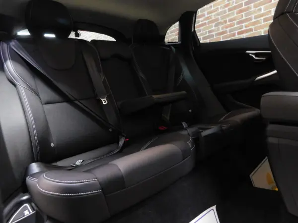 2018 Volvo V40 — photo 8 | Tuminion Kenya