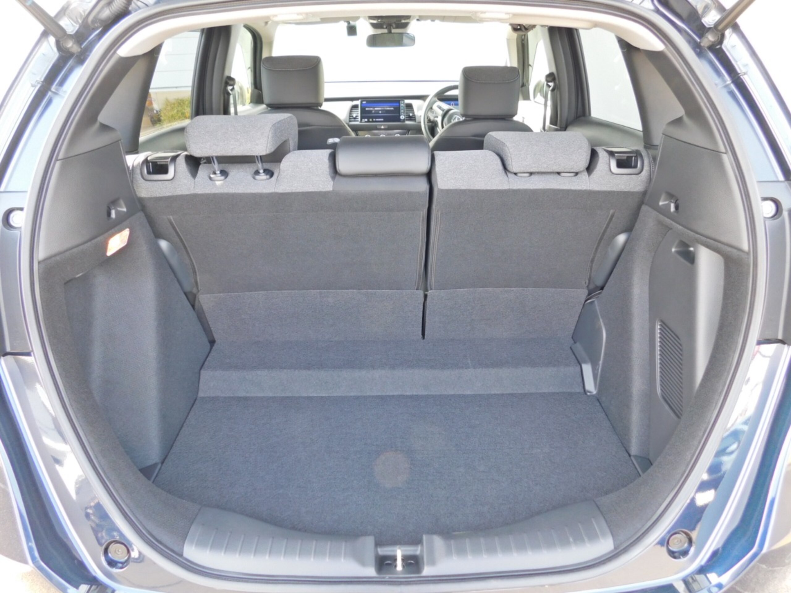 Honda Fit 1.5 e:HEV Home Demo Car Up with Front/Rear Dashcam and Honda Connect (Midnight Blue Beam) — photo 9