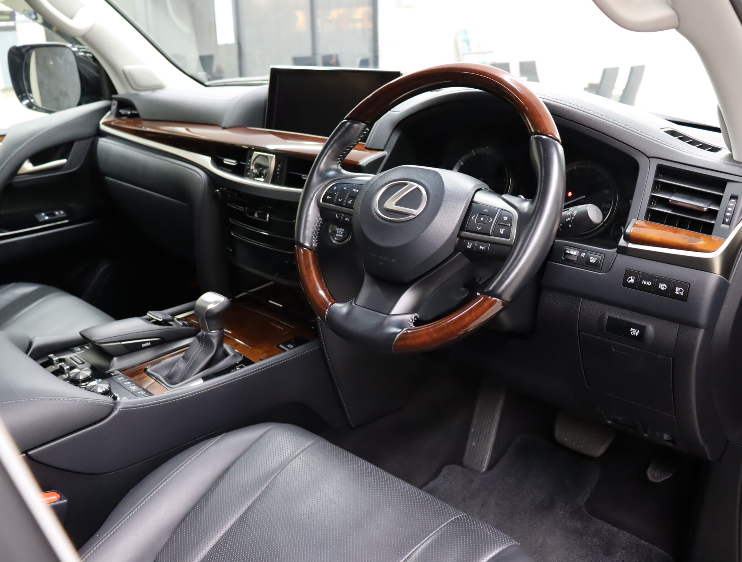 Lexus LX570 4WD Modellista Aero & Muffler Black Leather Moonroof Genuine Rear Entertainment Triple LED Headlights Genuine Navigation TV 360 Camera Clearance Sonar Seat Heaters Ventilation Lexus Safety System ACC OP 21-inch AW (Starlight Black Glass Flake) — photo 7