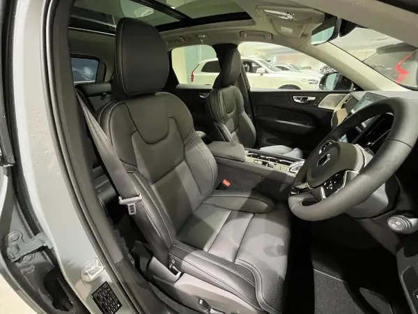 Volvo XC60 Ultra B5 AWD Dark Edition 4WD Google Navigation B&W Genuine Leather Seats Replacement Car (Vapor Gray Metallic) — photo 9