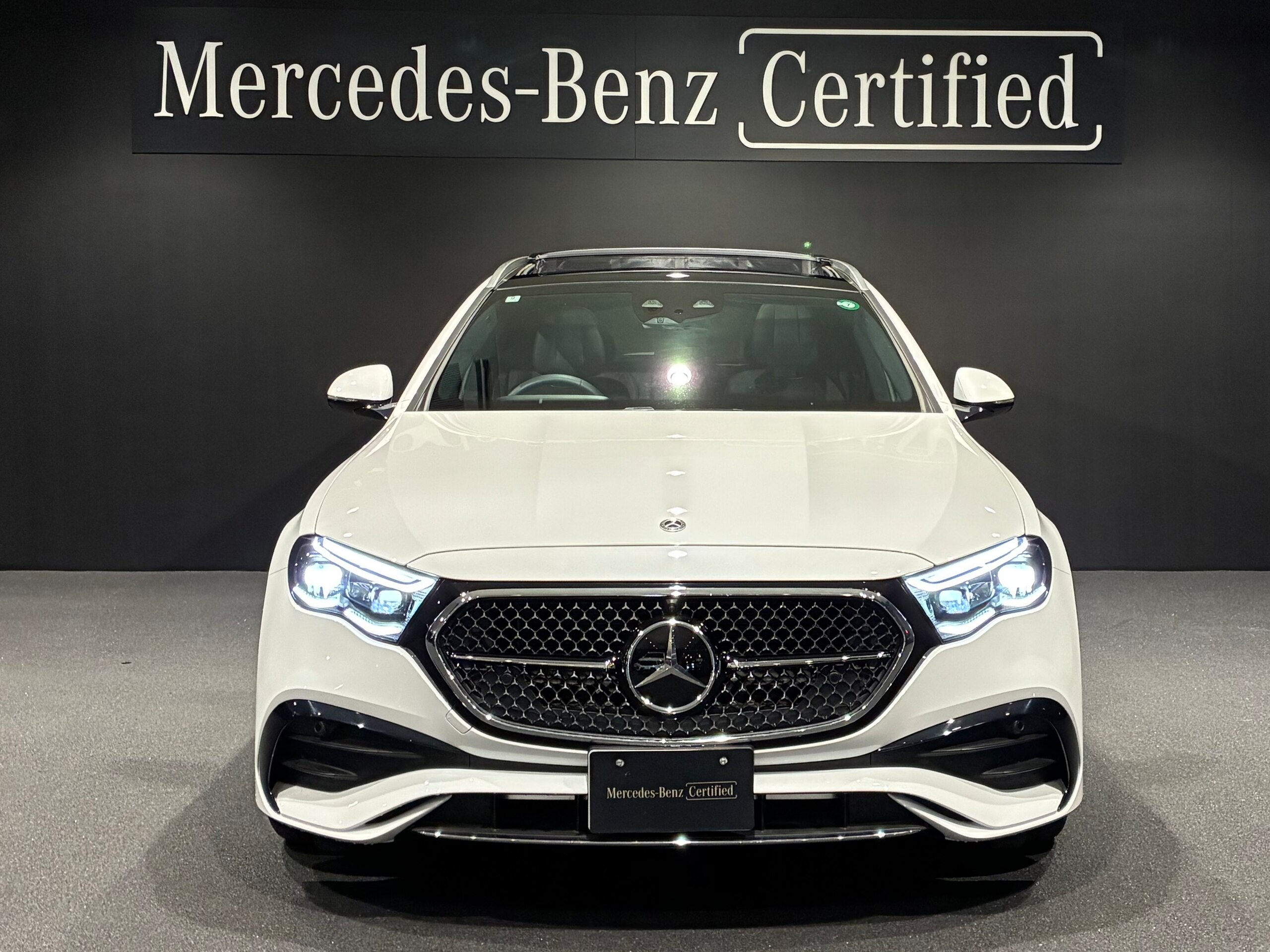 Mercedes-Benz E-Class Wagon E220 d Avantgarde AMG Line Package (ISG Equipped Model) Diesel Turbo MP202401 Digital Interior Package Leather Exclusive Package Advanced Package Panoramic Sliding Roof (Opaque White) — photo 7