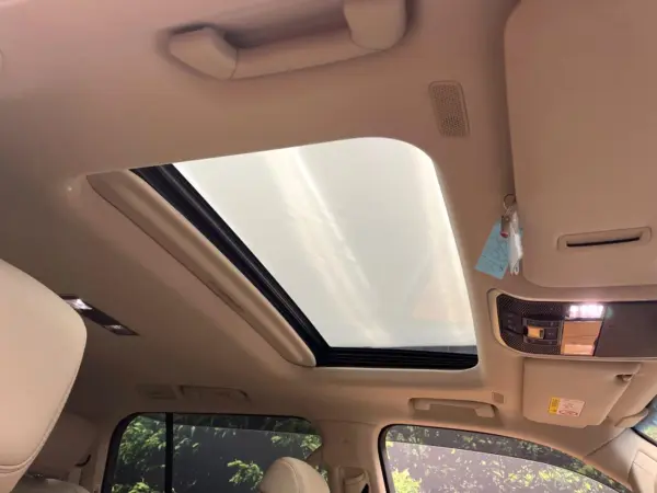 Toyota Land Cruiser 300 3.5 ZX 4WD Modellista Aero Sunroof Rear Monitor 12.3-inch Navigation JBL Sound System Panoramic View Monitor Non-smoking Vehicle Digital Inner Mirror Blind Spot Monitor Power Back Door (Precious White Pearl) — photo 7