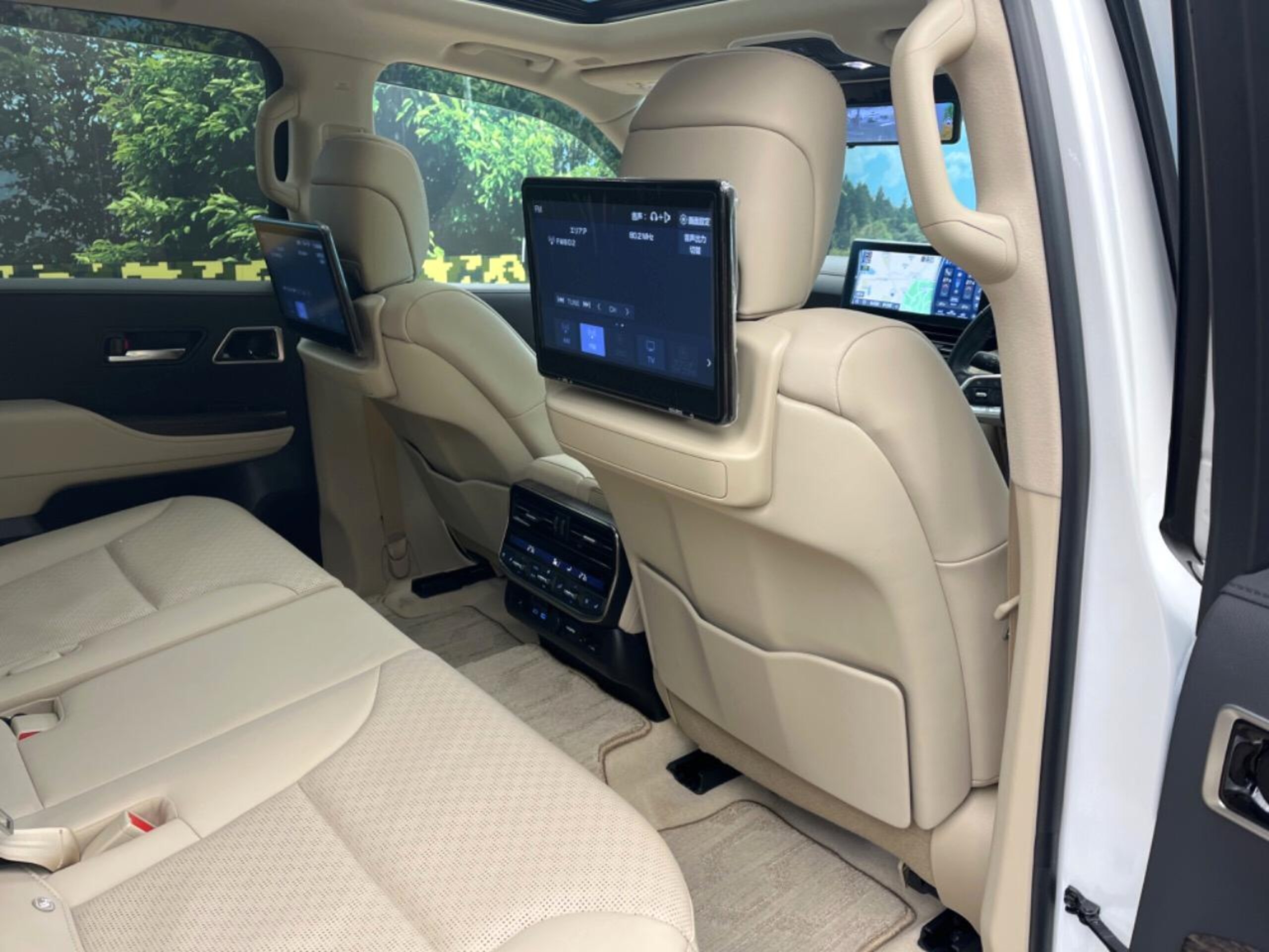 Toyota Land Cruiser 300 3.5 ZX 4WD — photo 8