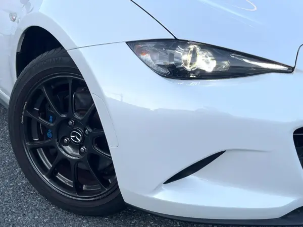 Mazda Roadster 1.5 990S 6MT Brembo Calipers Genuine RAYS 16-inch Alloy Wheels Digital Inner Mirror Blind Spot Monitoring LED Headlights Leather-wrapped Steering Wheel Smart Key Non-smoking Car — photo 9