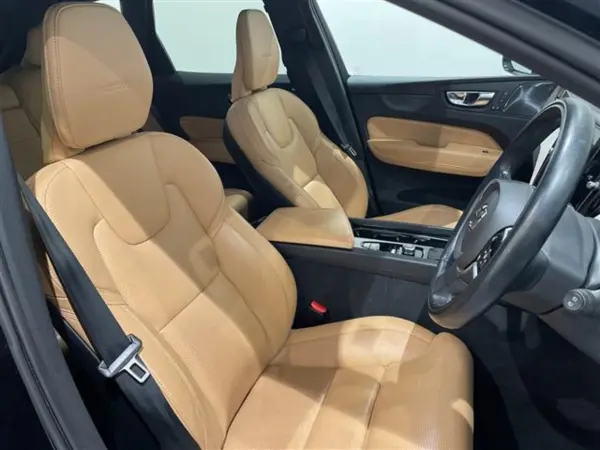 Volvo XC60 D4 AWD Inscription Diesel Turbo 4WD Climate Package Harman Kardon Seat Heater Steering Wheel Heater Rear Seat Heater City Safety Adaptive Cruise Control Blind Spot Lane Keep Assist (Onyx Black Metallic) — photo 7