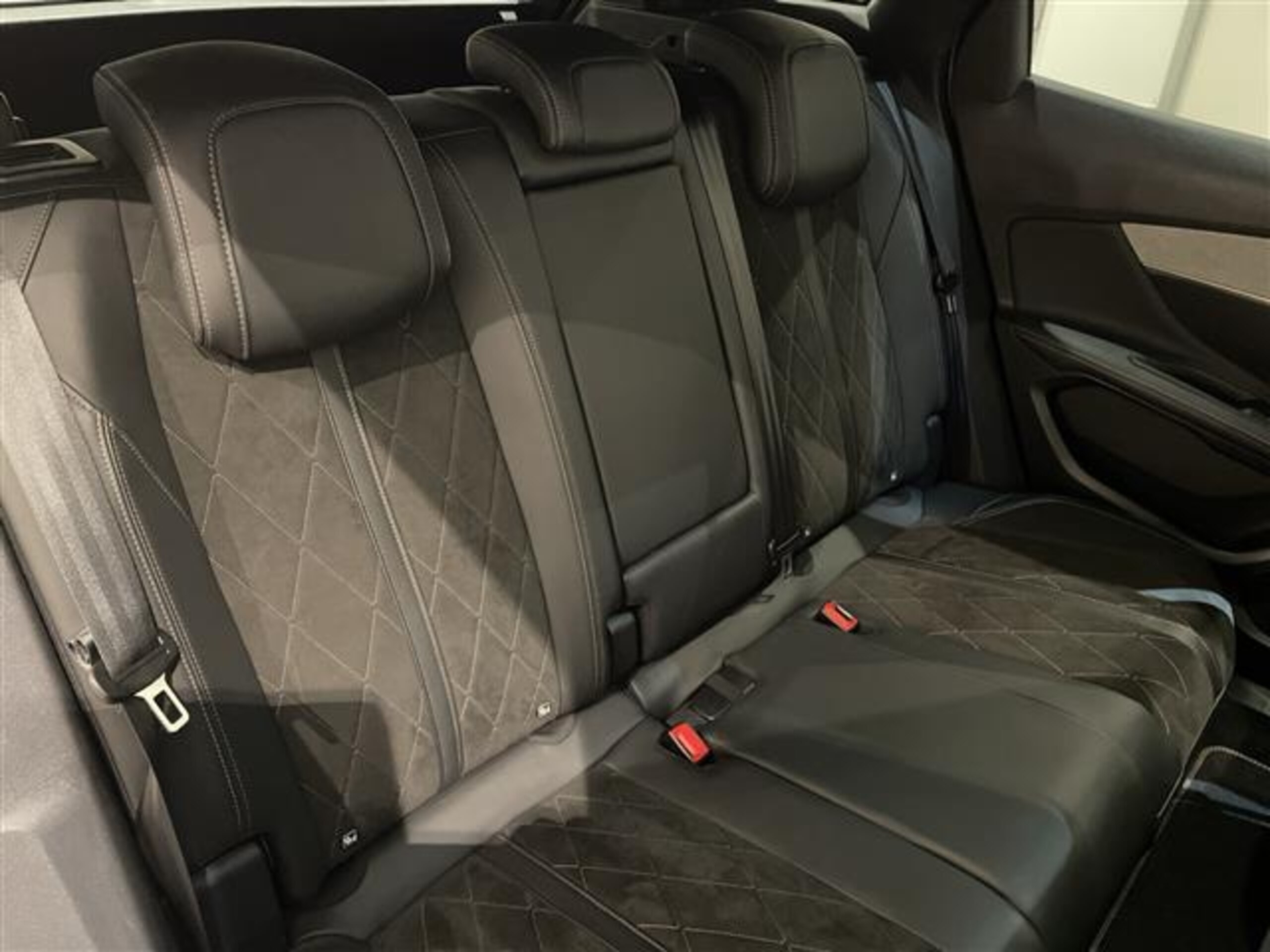 2019 Peugeot 3008 — photo 2