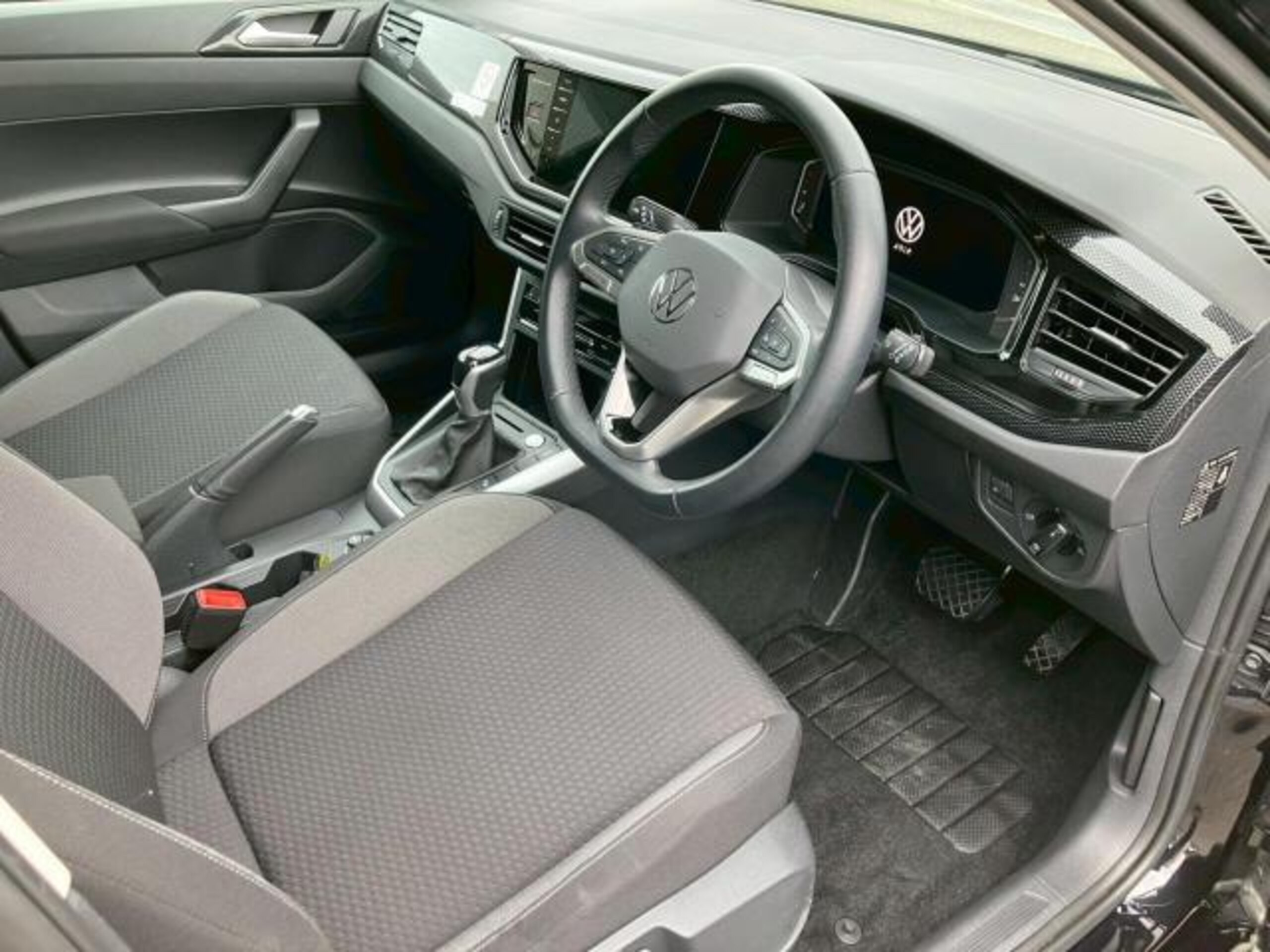 Volkswagen Polo TSI Active — photo 8