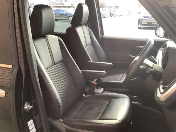 Toyota Noah 1.8 Hybrid S-Z Toyota Certified Used Car - Display Audio, USB Port, Bluetooth, ETC 2.0, Surround View Monitor, Dual Power Sliding Doors, Seat Heater, AC 100V/1500W Accessory Outlet, Smart Key, LED Headlamps (Attitude Black Mica) — photo 9