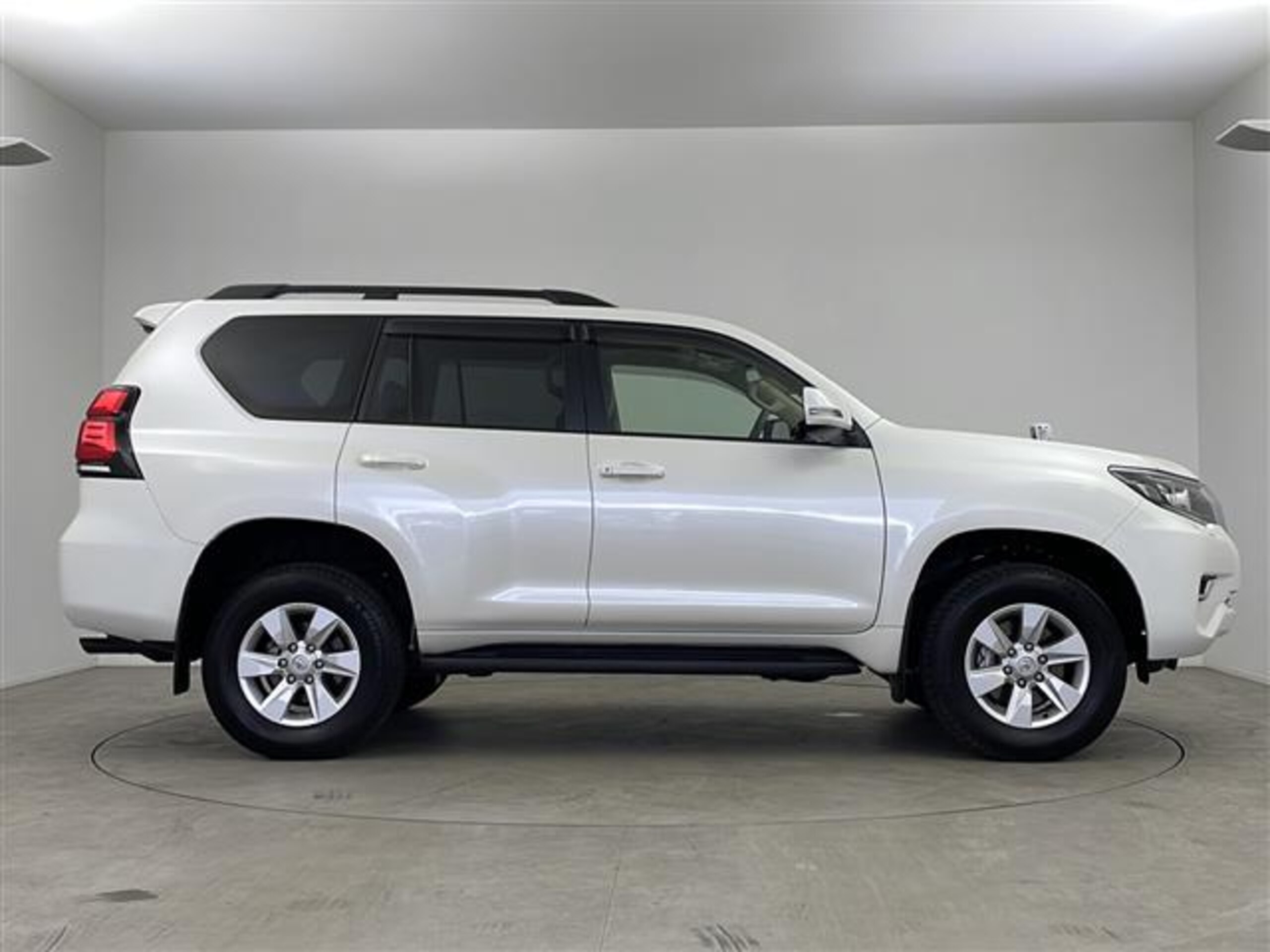 Toyota Land Cruiser Prado 2.7 TX L Package 4WD — photo 9