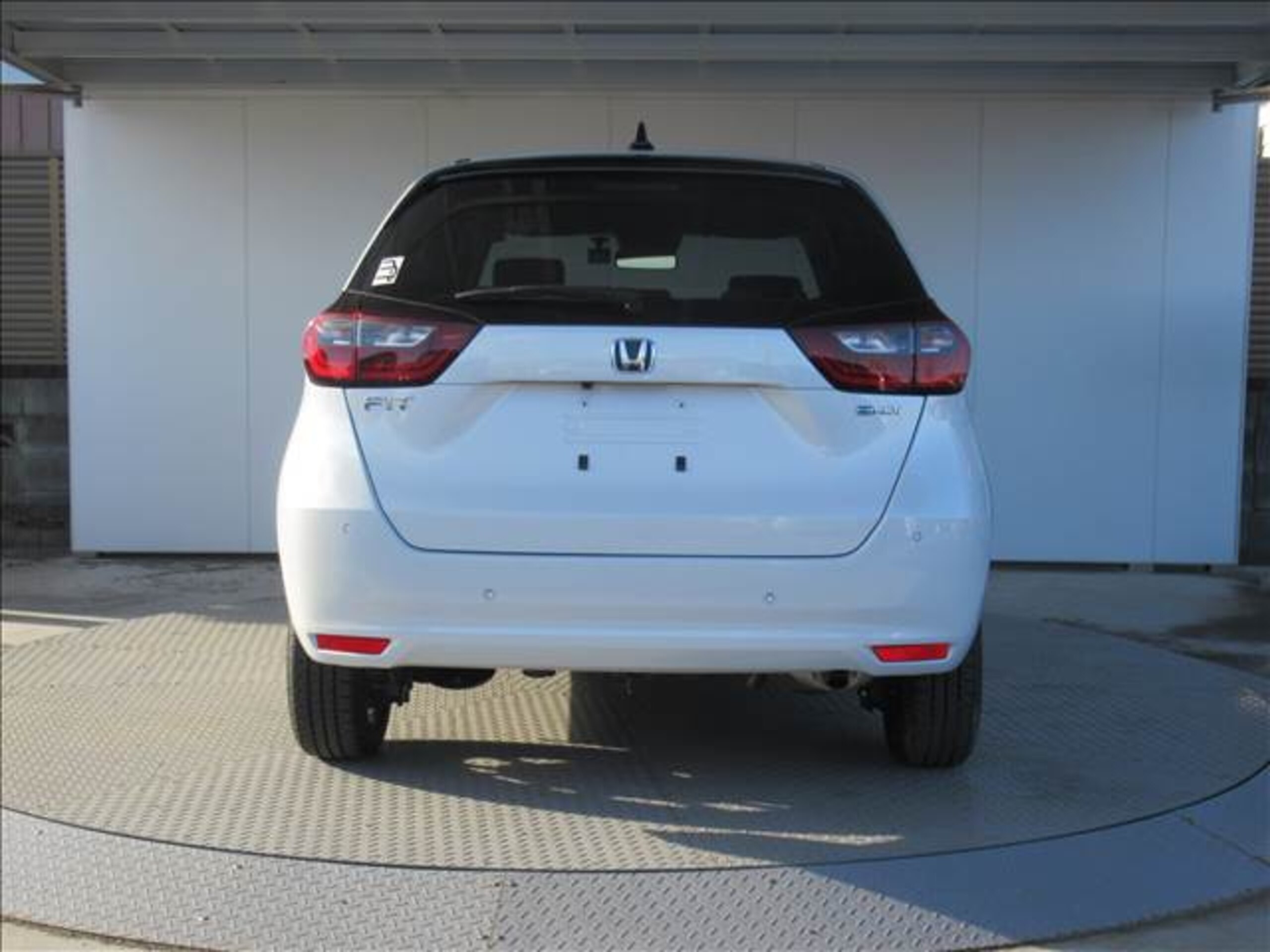 Honda Fit 1.5 e:HEV Home 4WD — photo 9