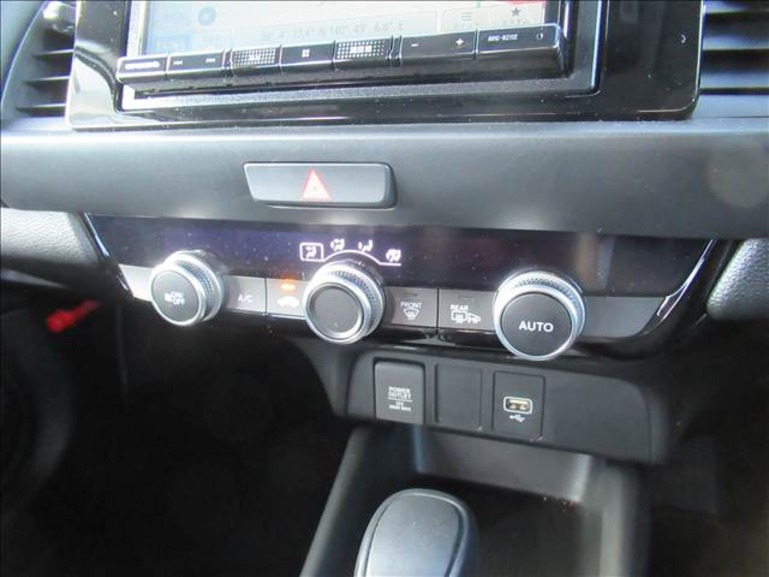 Honda Fit 1.5 e:HEV Home 4WD — photo 7
