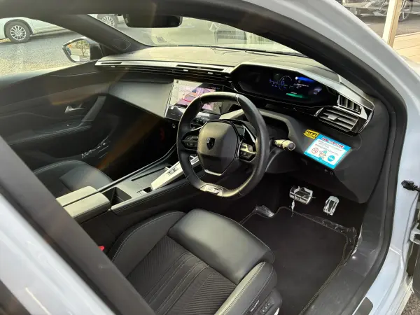 Peugeot 308GT Hybrid GT Hybrid New Car Warranty Transfer/Non-Smoking Car/One Owner/Genuine 18-inch Alloy Wheels/Blind Spot Monitor/Back Sonar/Apple CarPlay/Android Auto/Front Camera (White White) — photo 7