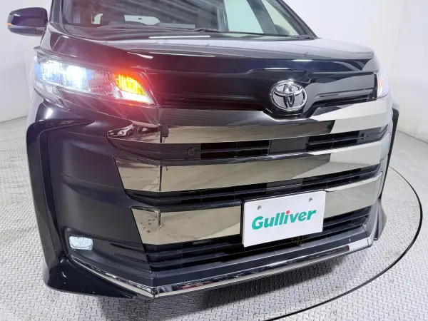 Toyota Noah 2.0 S-G — photo 9