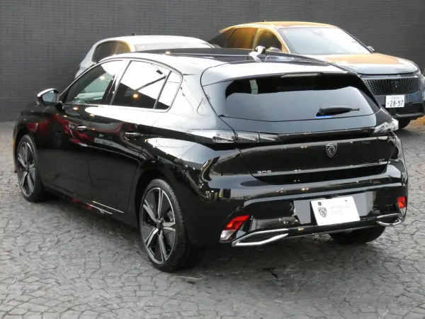 2025 Peugeot 308 — photo 2