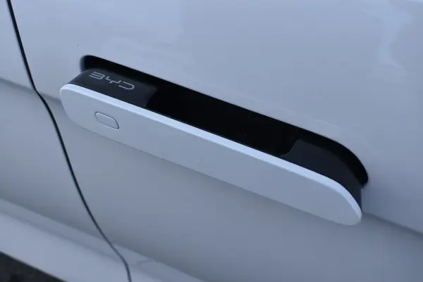 BYD Seal AWD 1 Owner 4WD Glass Roof Genuine Navigation 360° Camera Dynaudio Speakers Genuine Leather Seats Power Seats Cruise Control LED Headlights SOS Call Collision Mitigation Braking Corner Sensors Misacceleration Prevention (Aurora White) — photo 9