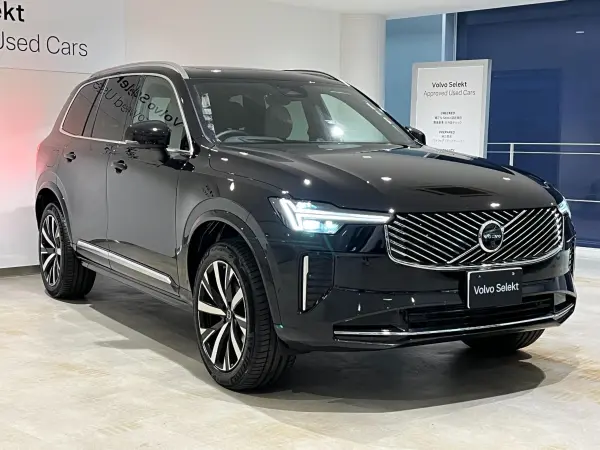 2025 Volvo Xc90 — photo 2