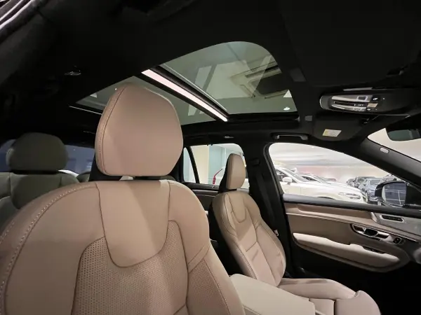 Volvo XC90 Ultra B5 AWD 4WD Google Navigation B&W Genuine Leather Seats Sunroof (Onyx Black Metallic) — photo 8