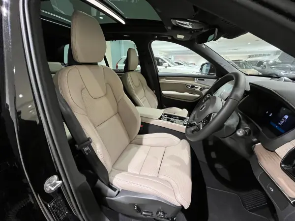Volvo XC90 Ultra B5 AWD 4WD Google Navigation B&W Genuine Leather Seats Sunroof (Onyx Black Metallic) — photo 9