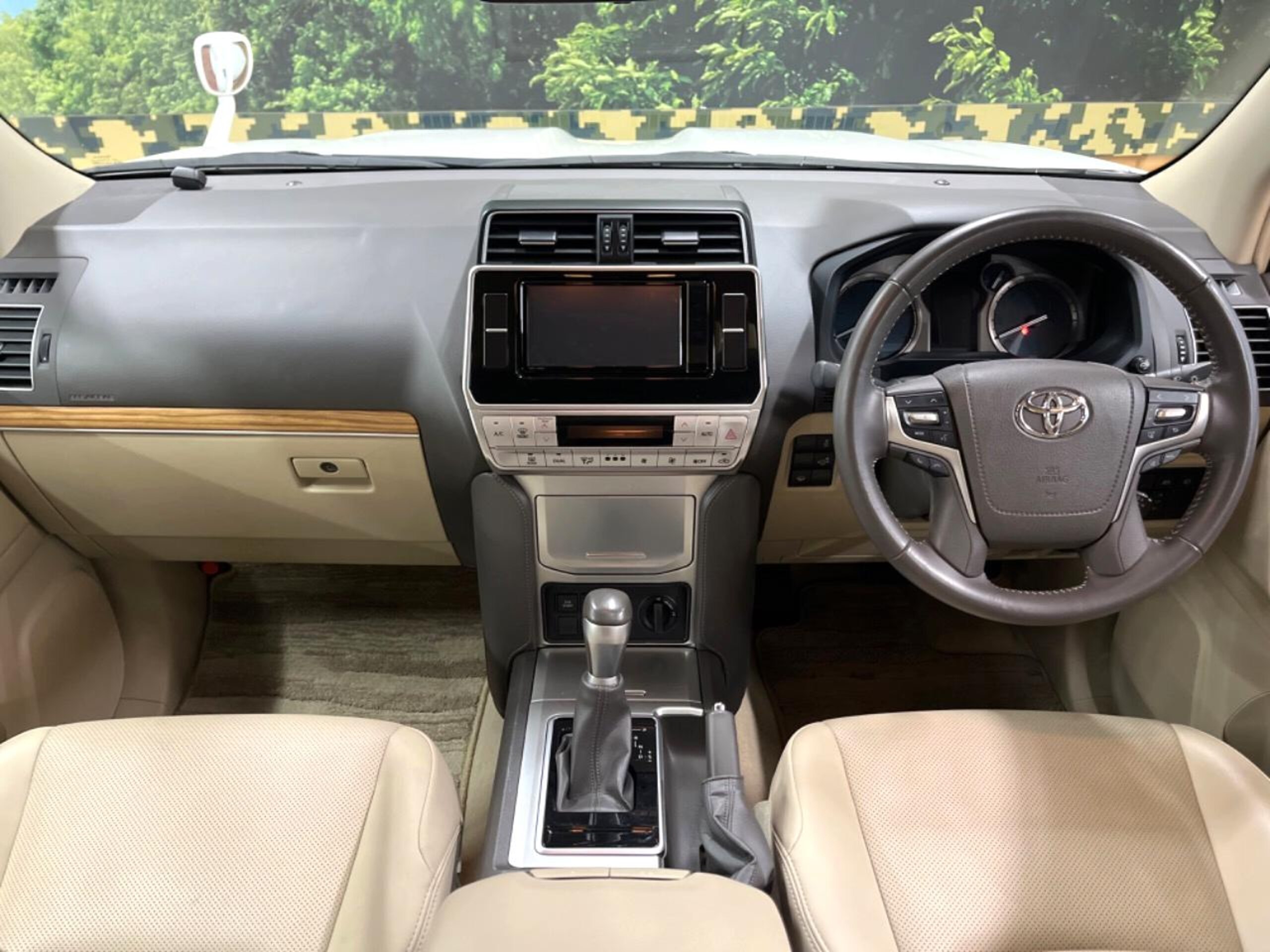 2023 Toyota Land Cruiser Prado — photo 2