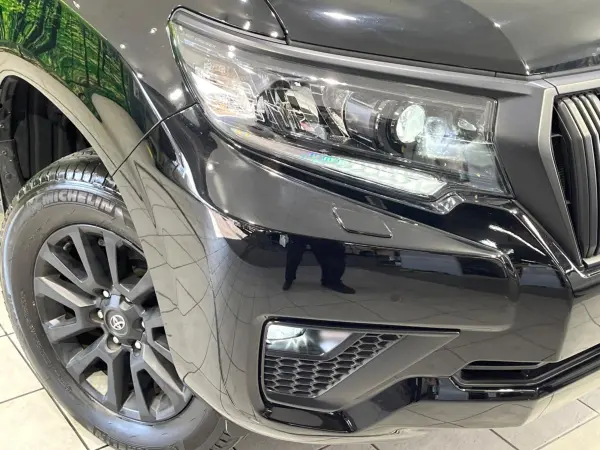 Toyota Land Cruiser Prado 2.7 TX L Package Matt Black Edition 4WD Sunroof Non-Smoker 4WD Genuine 9-inch Display Audio Around View Camera Collision Mitigation Radar Cruise Cold Region Spec Seat Air Conditioner Grade-Specific Alloy Wheels Power Seat LED Headlights Clearance Sonar (Black) — photo 8