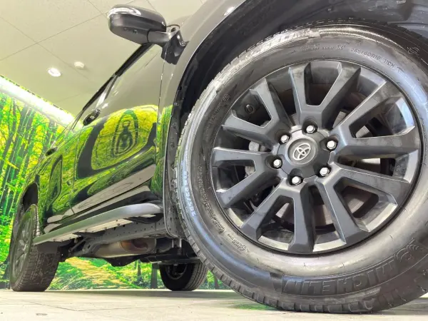Toyota Land Cruiser Prado 2.7 TX L Package Matt Black Edition 4WD Sunroof Non-Smoker 4WD Genuine 9-inch Display Audio Around View Camera Collision Mitigation Radar Cruise Cold Region Spec Seat Air Conditioner Grade-Specific Alloy Wheels Power Seat LED Headlights Clearance Sonar (Black) — photo 9